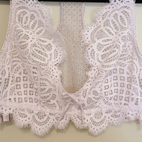 VS Lace Bralette - Picture 2 of 9